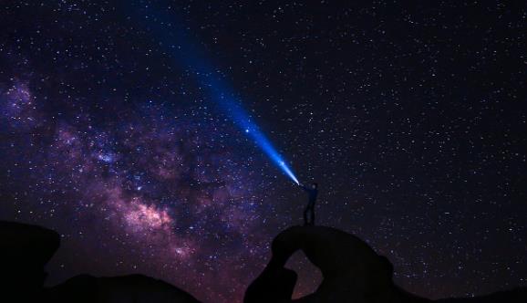 Win10怎么隐藏电脑任务栏?简单隐藏任务栏方法